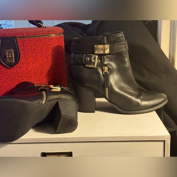 Guess Shoes - GUESS Black Ankle Boots for Women